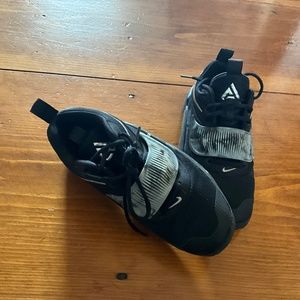 Giannis basketball shoes